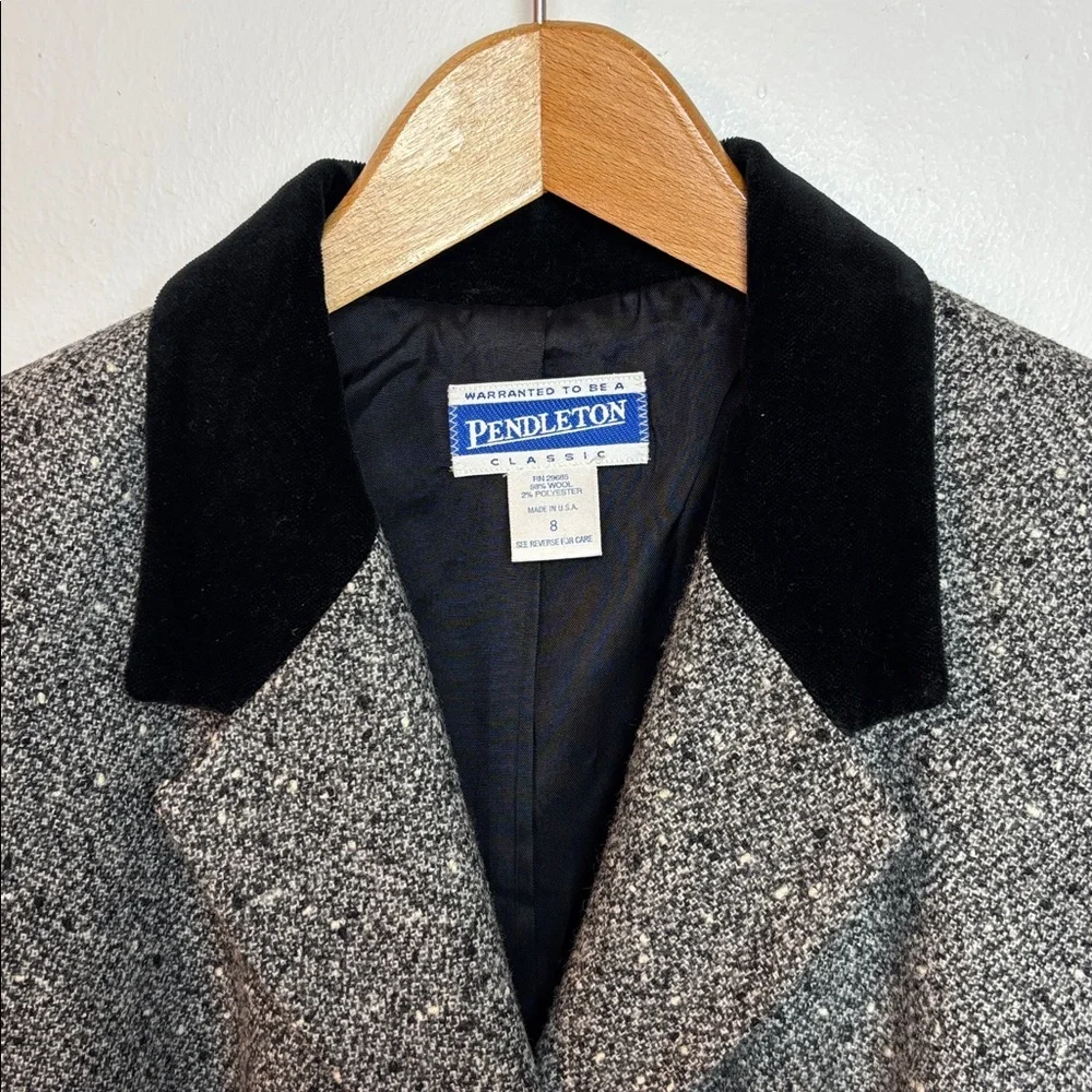VTG 90s Pendleton Women’s Tweed Wool Gray Blazer Black Velvet Collar‎ Size 8